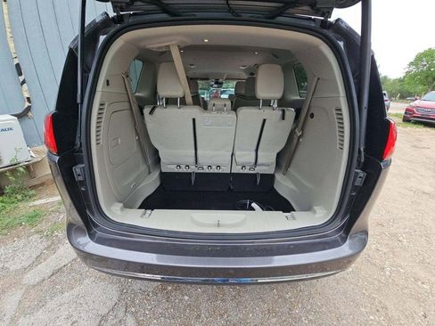 Used 2020 Chrysler Pacifica Limited w/ Advanced Safetytec Group image 10