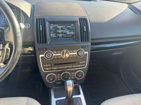 Used 2015 Land Rover LR2 HSE LUX image 10