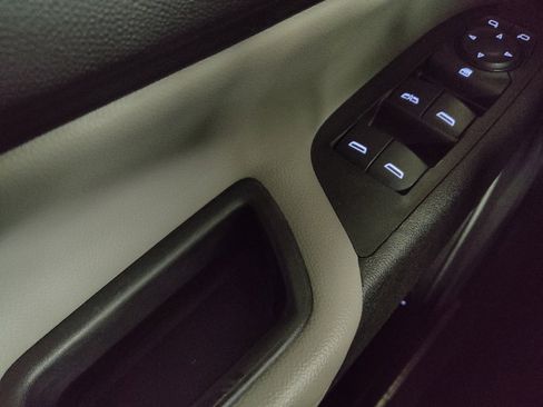 Used 2019 Chevrolet Equinox Premier FWD image 27