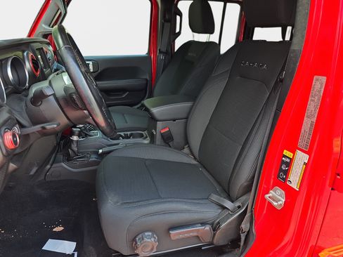 Used 2021 Jeep Wrangler Unlimited Sahara AWD/4WD image 5