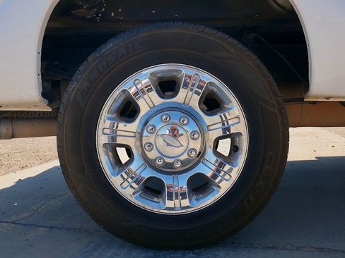 Used 2013 Ford F250 Lariat w/ Chrome Pkg image 8