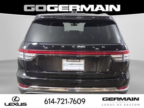 Used 2025 Lincoln Aviator AWD image 8
