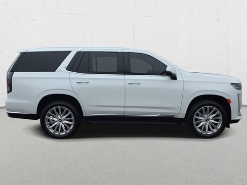 Used 2021 Cadillac Escalade Premium Luxury w/ LPO, Illumination Package AWD/4WD image 4
