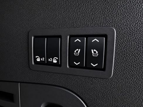 Used 2015 Chevrolet Tahoe LTZ AWD/4WD image 12