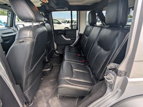 Used 2014 Jeep Wrangler Unlimited Rubicon w/ Dual Top Group AWD/4WD image 11