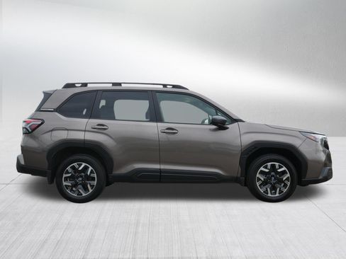 Used 2025 Subaru Forester Premium AWD/4WD image 8
