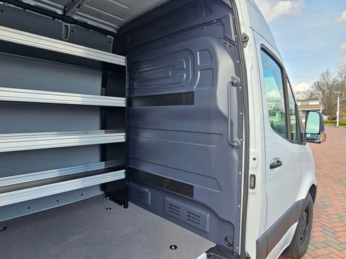 Used 2024 Mercedes-Benz Sprinter 2500 image 33