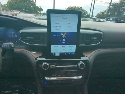 Certified 2024 Ford Explorer King Ranch w/ Technology Package AWD/4WD image 19
