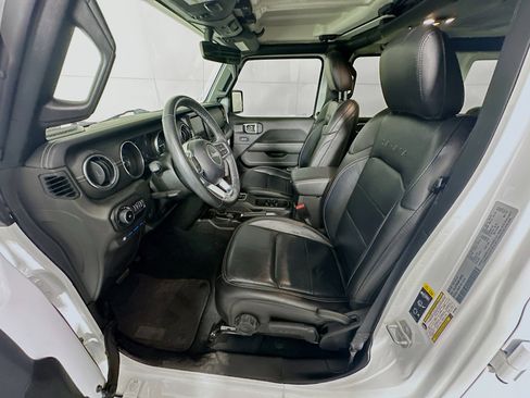 Used 2022 Jeep Wrangler Sahara w/ Cold Weather Group image 13