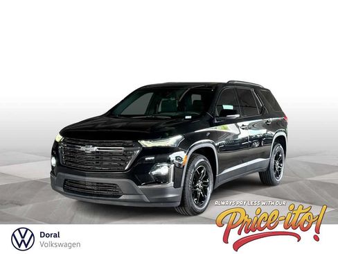 Used 2023 Chevrolet Traverse LT FWD image 1