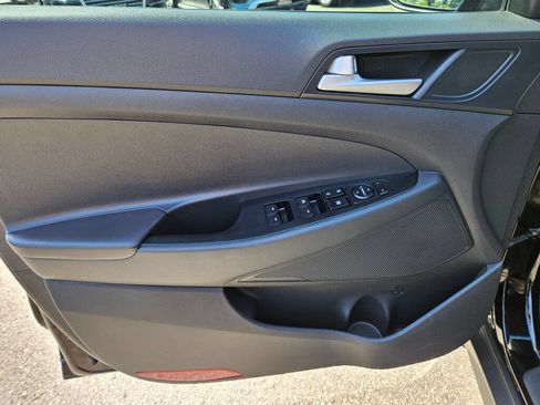 Used 2019 Hyundai Tucson Value AWD/4WD image 17