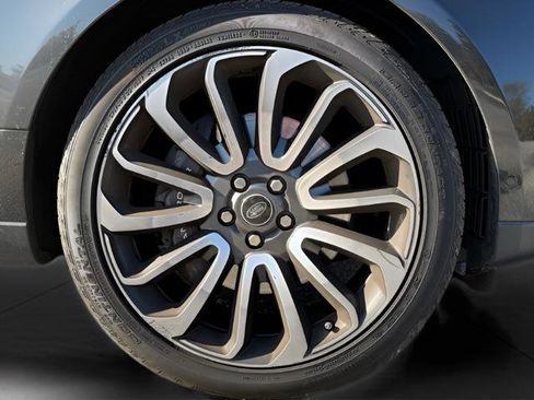 Used 2019 Land Rover Range Rover Supercharged image 11