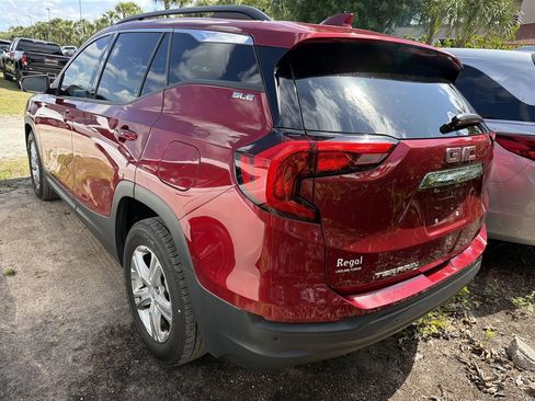 Used 2019 GMC Terrain SLE w/ Driver Convenience Package FWD image 9