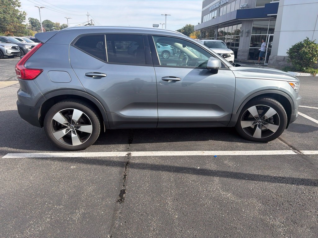 Used 2019 Volvo XC40 T5 Momentum AWD/4WD image 7