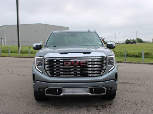 Used 2025 GMC Sierra 1500 Denali w/ Denali Reserve Package AWD/4WD image 4
