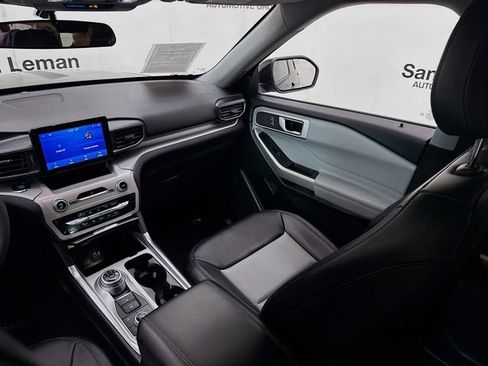 Used 2023 Ford Explorer XLT w/ Equipment Group 202A image 23