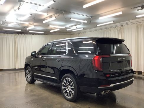 Used 2025 GMC Yukon Denali w/ Advanced Technology Package AWD/4WD image 10