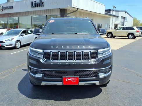 Used 2023 Jeep Wagoneer Series III w/ Preferred Equipment Group AWD/4WD image 9