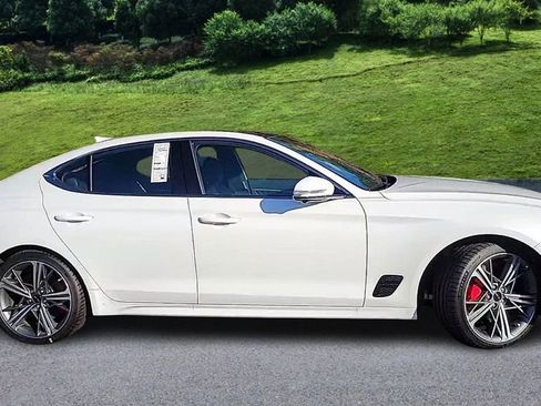 Used 2025 Genesis G70 3.3T Advanced w/ Sport Prestige Package image 9