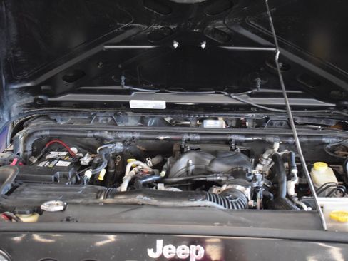 Used 2018 Jeep Wrangler Unlimited Sport S AWD/4WD image 91