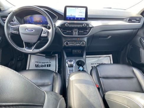 Used 2022 Ford Escape Titanium image 5
