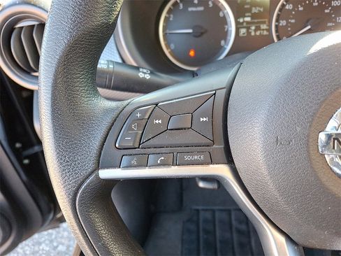 Used 2020 Nissan Kicks S image 20