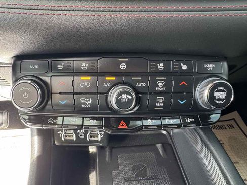 Used 2023 Dodge Durango GT AWD/4WD image 17