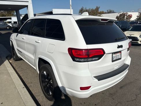 Certified 2021 Jeep Grand Cherokee Laredo X RWD image 5