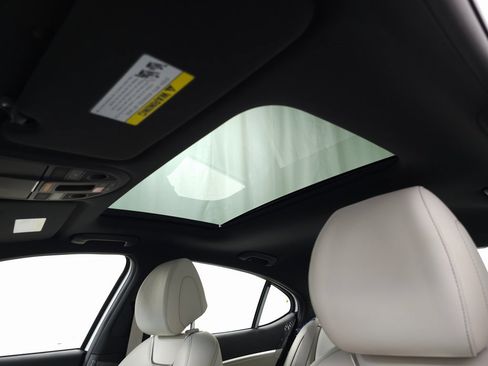 Used 2026 Genesis G70 3.3T Sport Prestige image 13