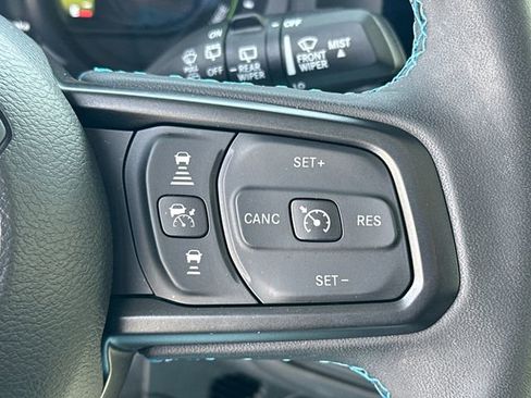 Used 2025 Jeep Wrangler Unlimited Rubicon 4xe image 31