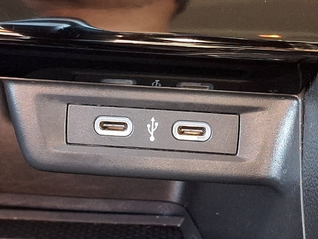 Used 2025 Volkswagen Jetta SE FWD image 24