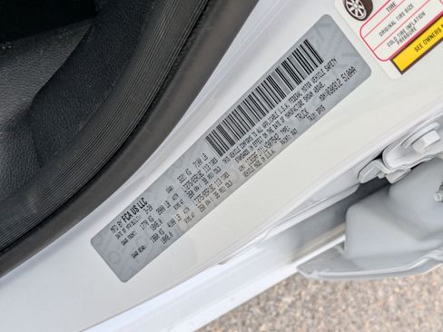 Used 2020 RAM 1500 Laramie w/ Off Road Group image 33