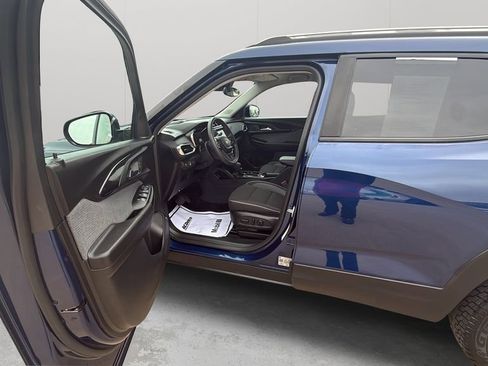 Used 2023 Chevrolet TrailBlazer LT FWD image 39