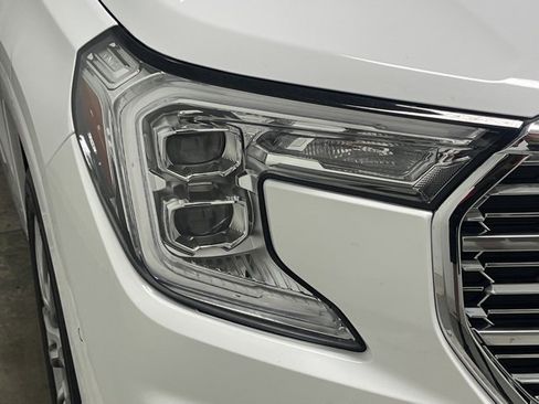 Used 2024 GMC Terrain Denali w/ Denali Premium Package image 13