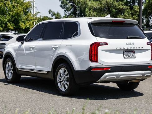 Used 2022 Kia Telluride LX FWD image 2