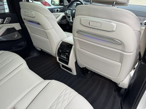 Used 2024 BMW ALPINA XB7 AWD/4WD image 36