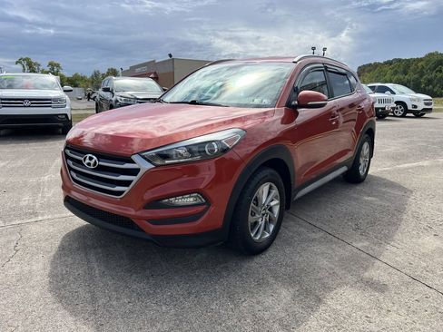 Used 2017 Hyundai Tucson SE Plus w/ Cargo Package image 2