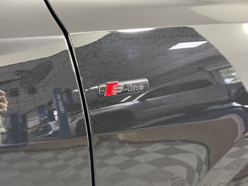 Used 2023 Audi Q8 Premium Plus image 9