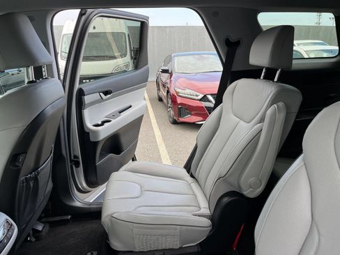 Used 2025 Hyundai Palisade SEL FWD image 37