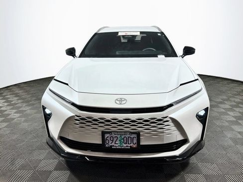 Certified 2025 Toyota Crown Signia AWD/4WD image 2