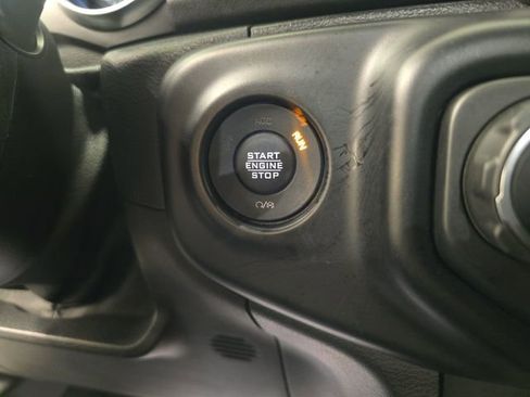 Used 2021 Jeep Wrangler Unlimited Sahara w/ Cold Weather Group AWD/4WD image 28