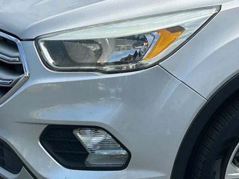 Used 2017 Ford Escape SE AWD/4WD image 12