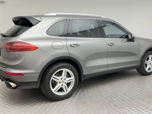 Used 2015 Porsche Cayenne Diesel AWD/4WD image 2