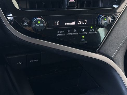 Used 2021 Toyota Camry XSE w/ Navigation Package FWD image 20