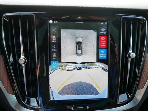 New 2026 Volvo V60 B5 Cross Country Plus w/ Climate Package image 10