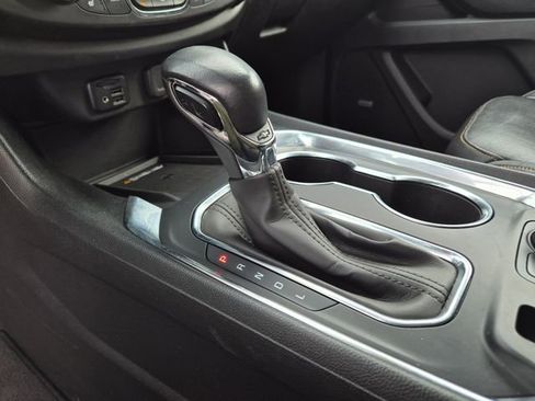 Used 2021 Chevrolet Traverse Premier FWD image 41