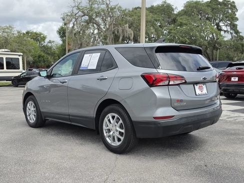 Used 2023 Chevrolet Equinox LS w/ LS Convenience Package FWD image 3