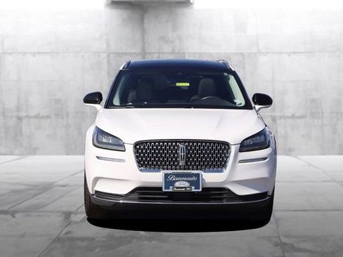 Used 2022 Lincoln Corsair AWD w/ Premium Package image 4