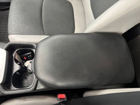 Used 2021 Toyota RAV4 XLE w/ XLE Grade Weather Package AWD/4WD image 41