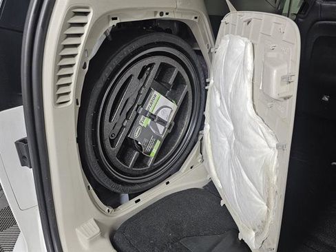 Used 2020 Chrysler Pacifica Touring-L image 22